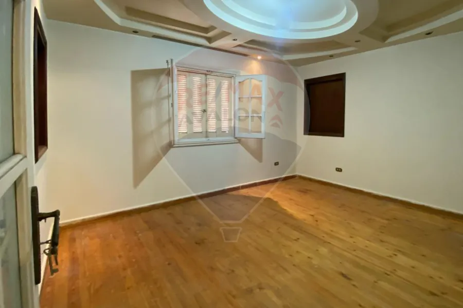 شقة للبيع 190 م  وابور المياة  (ش محمد مسعود)