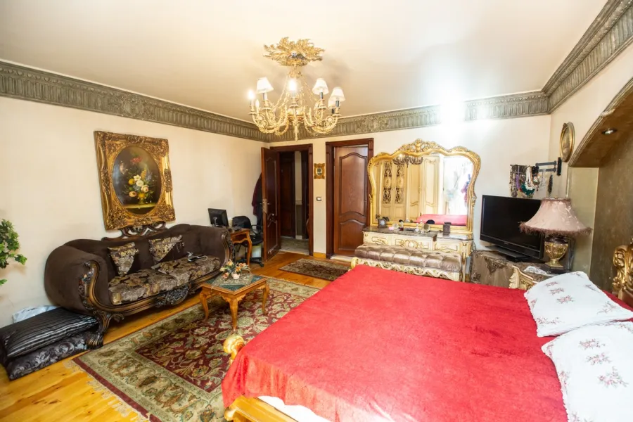 شقة للبيع 277م جليم(علي الترام مباشرة)