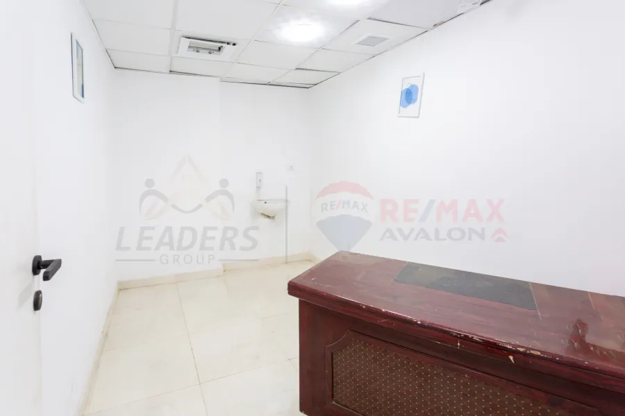 مقر اداري للإيجار 500 م وينجت (بجوار كارفور)