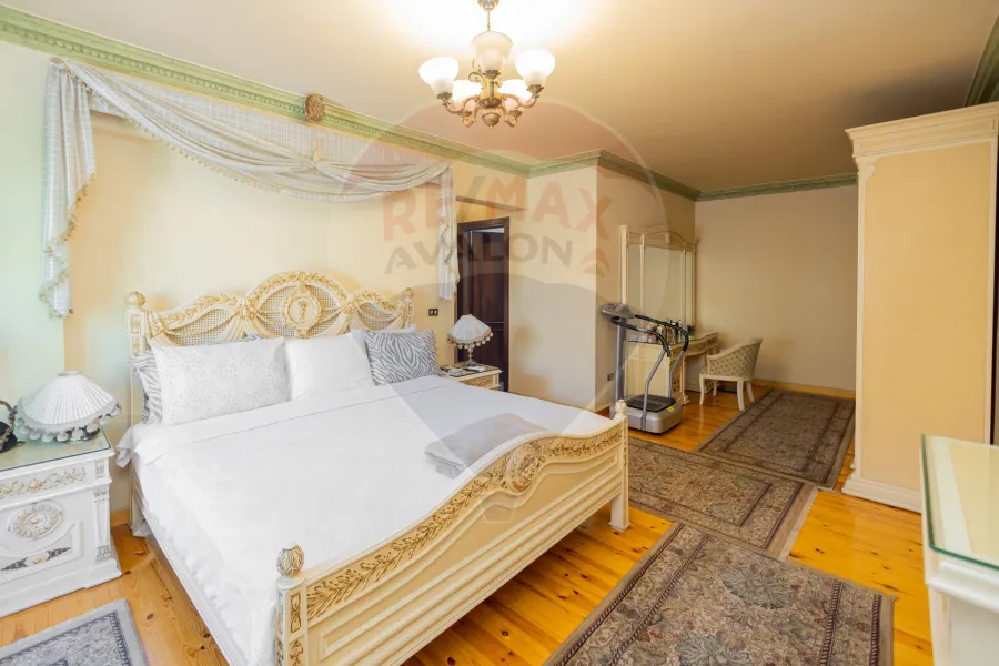 Apartment for sale 270 m Louran (El-Eqbal main st.)