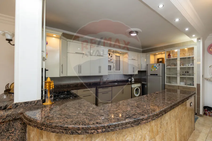 Apartment for sale 200 m Montazah (Malek Hefny St.)