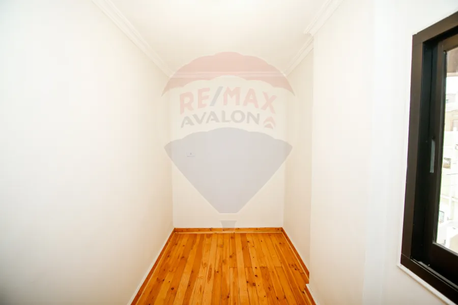 Apartment for sale 310 m net Latin District (Fouad St.- brand building)