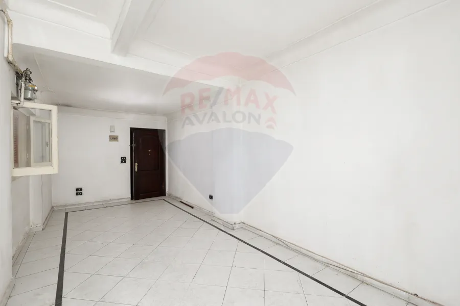 Complete property for sale 300 m Miami (Baron Cafe St. - steps from El Guish Road)