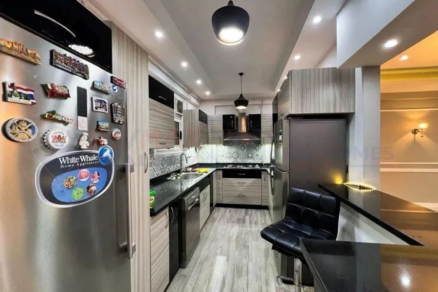 شقة للبيع 250 م سموحة (ش بهاء الدين الغتوري)