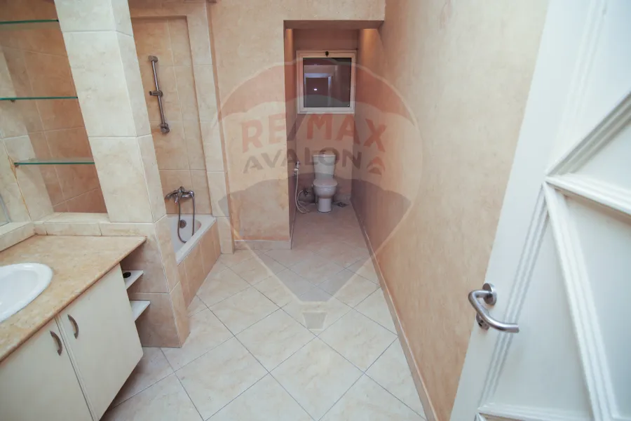 Apartment for sale 230 m Kafr Abdo (Saint Geny)
