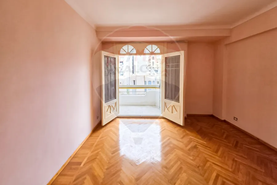 شقة دوبلكس للبيع 320 م لوران (متفرع من ش شعراوي)