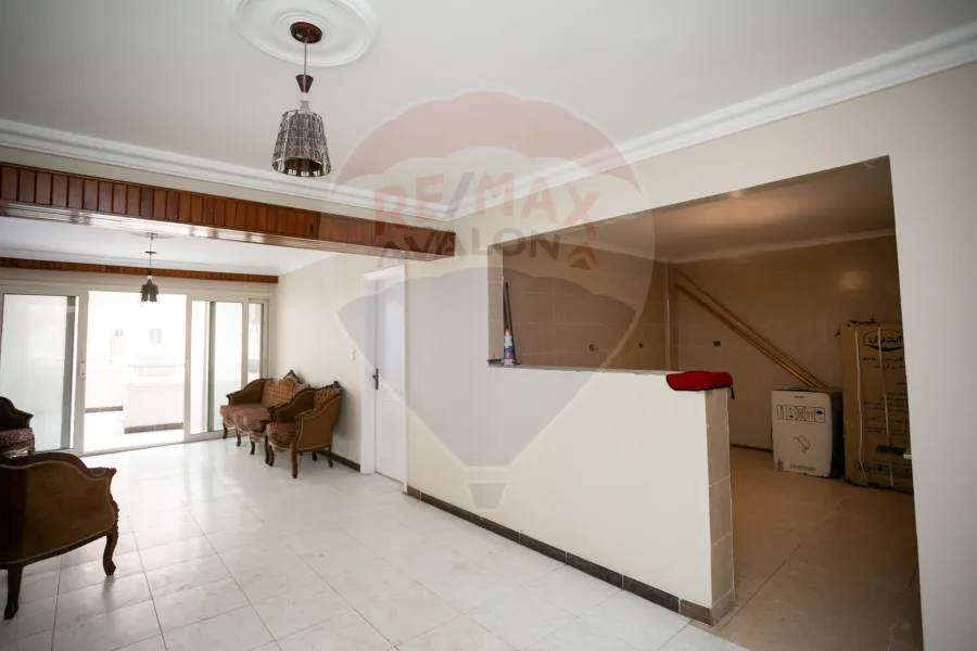 شقة للبيع 160 م سان ستيفانو (علي البحر مباشرة)