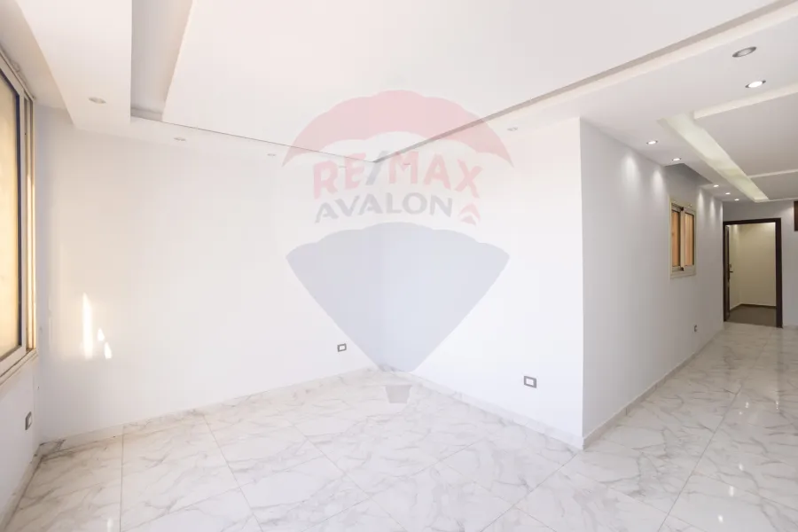 شقة للبيع 140 م لوران  (ش الاقبال)