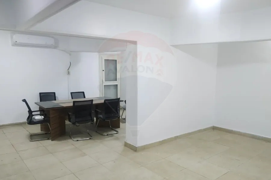 مقر إداري للإيجار  170 م سموحة ( شارع النصر) - يصلح للتوكيلات و الشركات