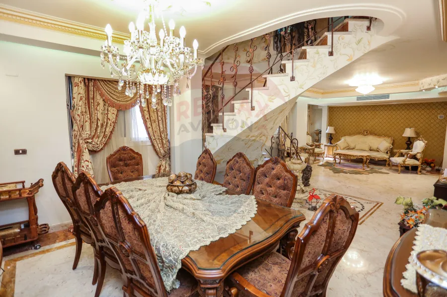 شقه تربلكيس للبيع 735 م  جليم ( خطوات من البحر )