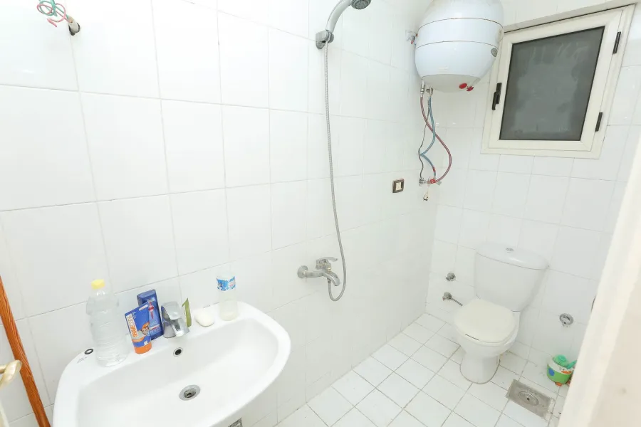 مكتب للإيجار قانون جديد  78م سبورتنج ( فيو نادى سبورتنج)