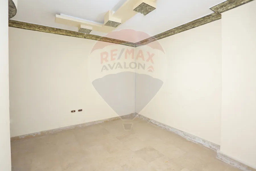 Administrative office for rent 60m Al-Mansheya (Othman Abaza St. - Al Sabaa Banat)