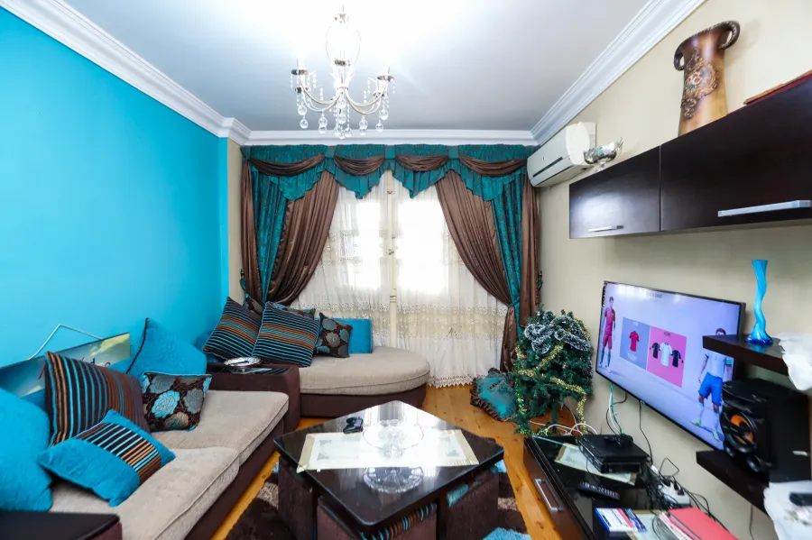 شقة للبيع 200 م سموحة (ش الفردوس - المربع الذهبي)