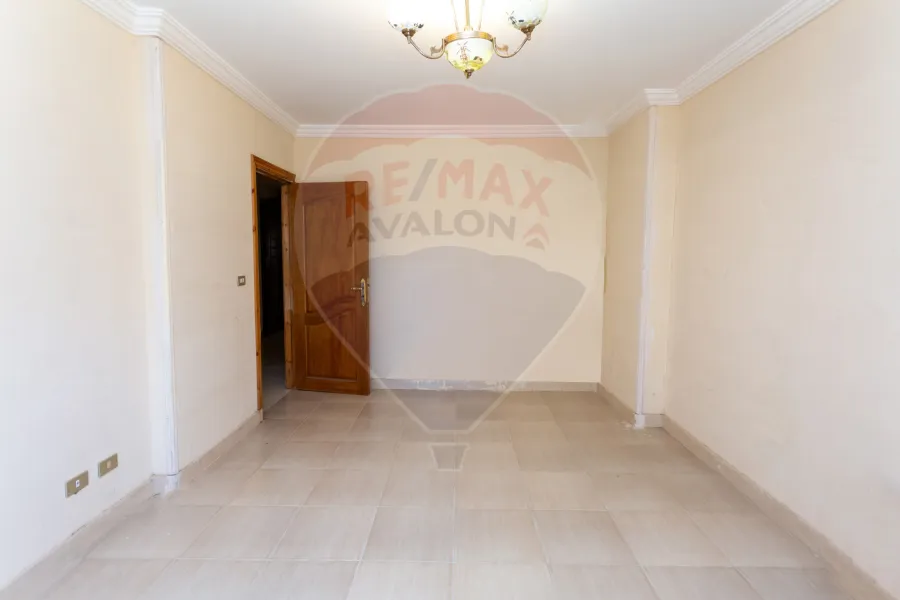 Apartment for sale 200 m Roushdy (steps from the tram)