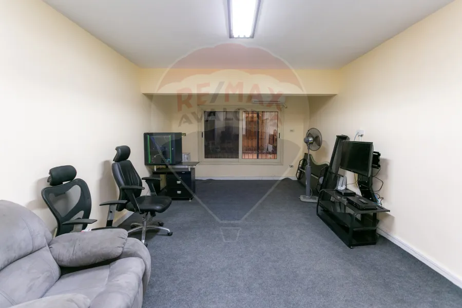 شقة إداري للإيجار 65 م سموحة ( ش فوزي معاذ )