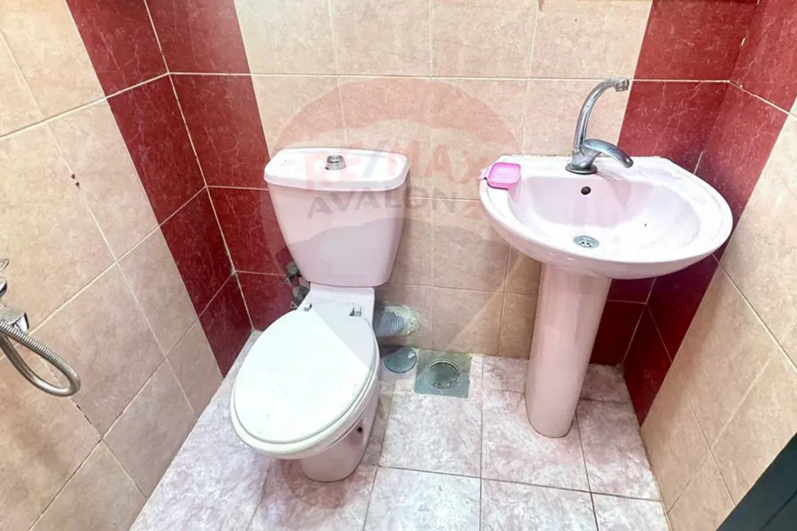 شقة للايجار 180 م ميامي (خطوات من ش العيسوي و البحر)