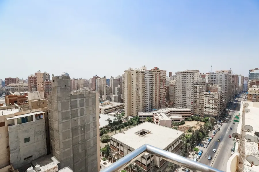 شقة للبيع 155م ميامي (ش  العيسوي  - امام مستشفي مارمرقص)