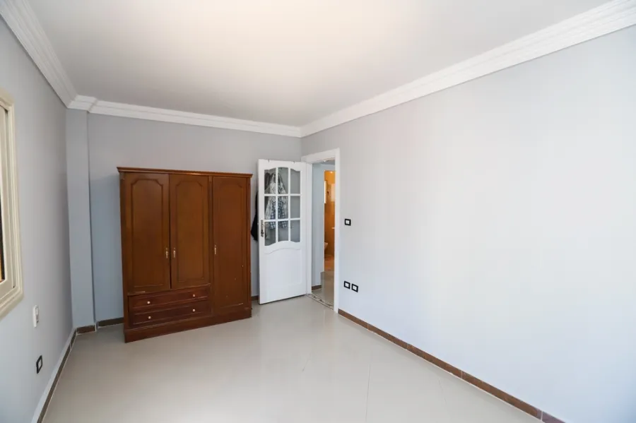 شقة دوبليكس للبيع 650م رشدي (متفرع من عبد الحميد العبادي)