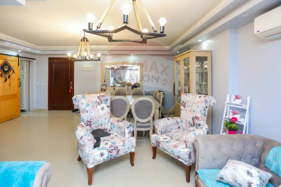 شقة للبيع 156 م سموحة (ميدان عزبة سعد)