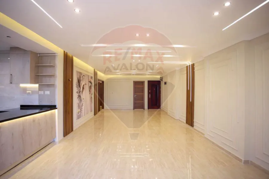 شقة للبيع 165 م سبورتنج (خطوات من البحر)