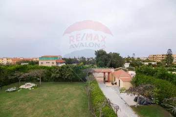 Villa for sale (next to the tourist banks - kilometer 42) 3050 m