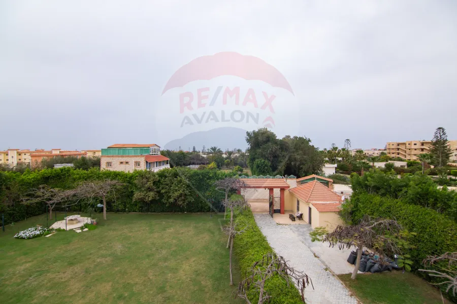 Villa for sale (next to the tourist banks - kilometer 42) 3050 m