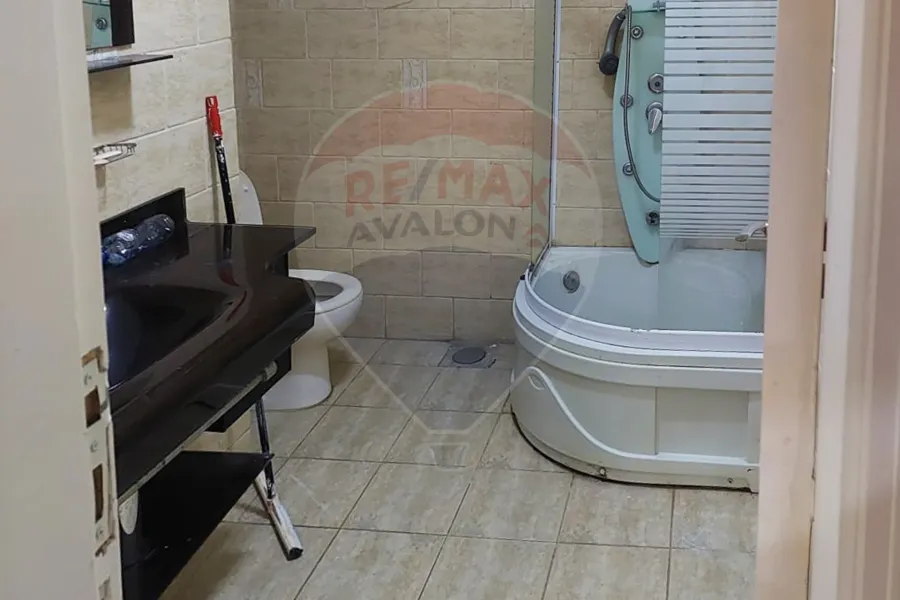 شقة للبيع 100 م المعمورة الشاطئ (بجانب بوابة الاصلاح)