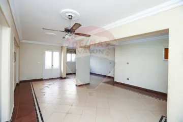 شقة للبيع 170 م السيوف ( متفرع من الترام )