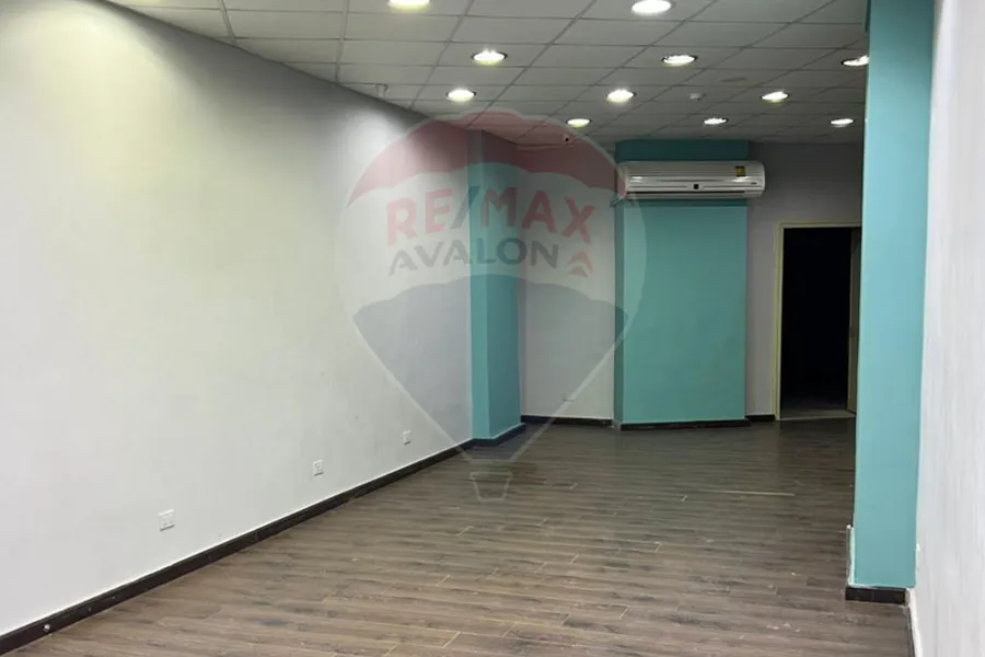 Administrative unit for sale 290 m Al-Iqbal (in front of Victoria College School)