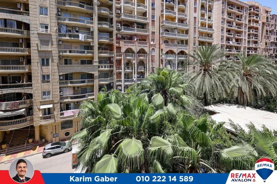 شقة للبيع 245م سموحة (منطقة الفيلات)