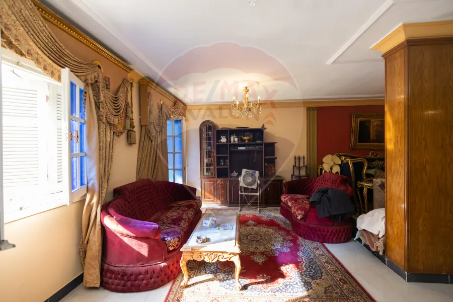 شقة للبيع 160 م جليم (ش الاذاعة  -  امام فنون جميلة)