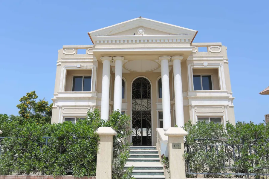 Stand Alone Villa 1090m for Sale Al Orouba Compound (King Marriott)