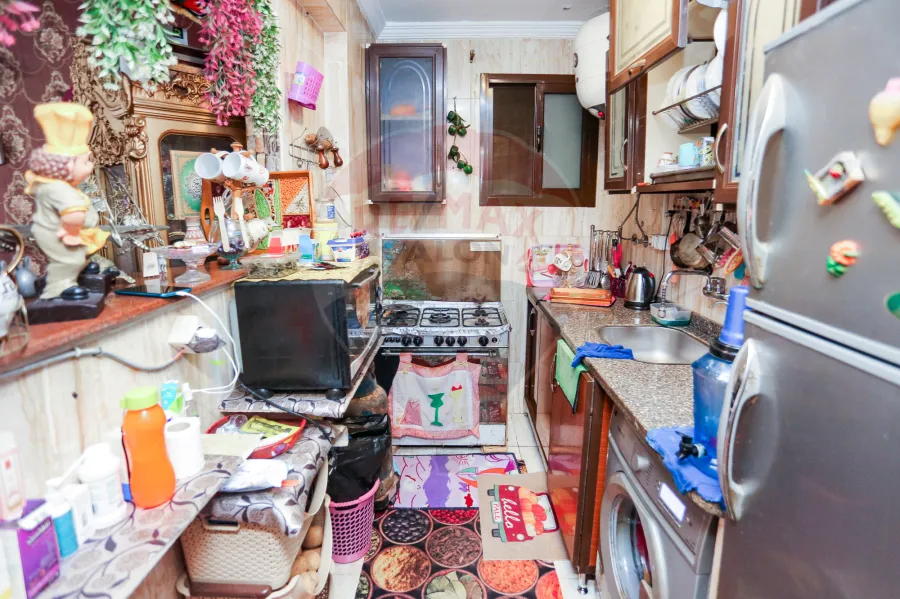 شقه للبيع 96 م كامب شيزار (خطوات من شارع كلية الهندسه)