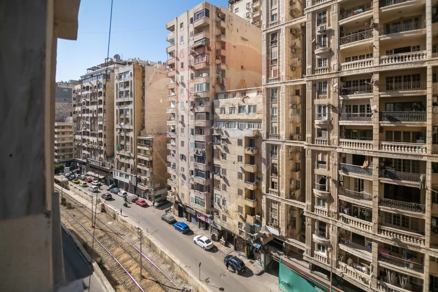 شقة للبيع 248 م السرايا (ش عبد السلام عارف)