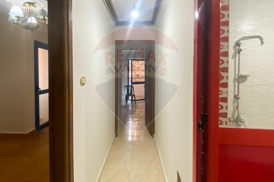 شقة دوبلكس للبيع 250 م جناكليس (علي الترام مباشرة)