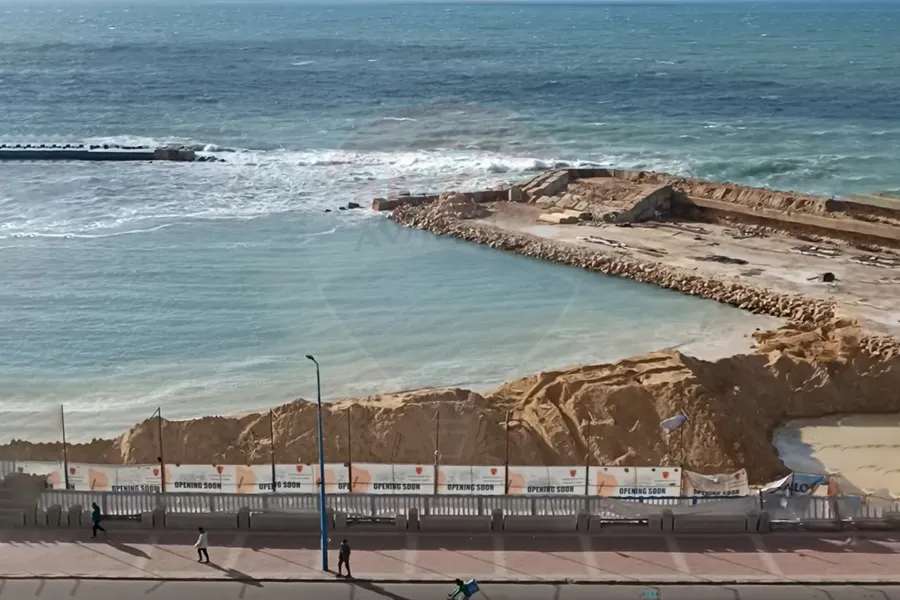 شقة للبيع 600 م سان ستيفانو ( عمارة النحاس) على البحر مباشرة