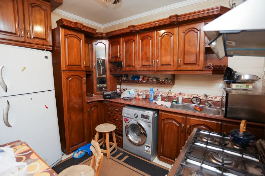 شقة للبيع 150 م سموحة ( ش زكى رجب ) خطوات من فوزى معاذ