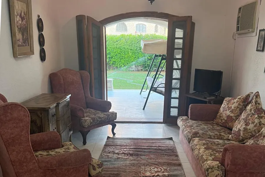 Furnished ground chalet + Garden for rent (Marina 7)