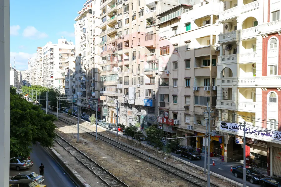 شقه للبيع 265 م رشدي (علي الترام مباشرة - عمارة براند)