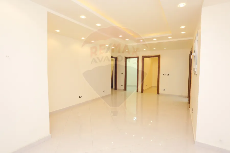 شقة للبيع  100 م الابراهيميه ( خطوات من شارع فوزي معاذ )