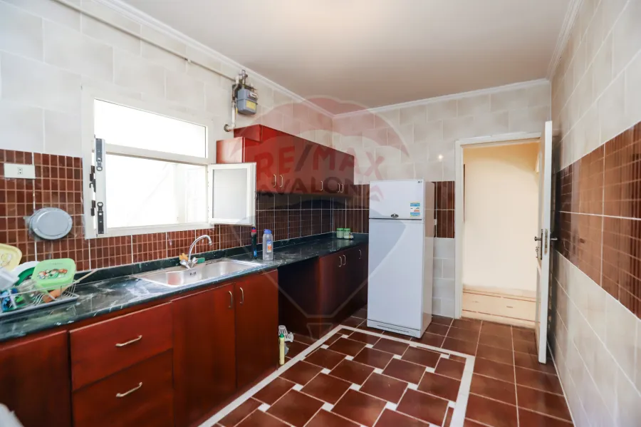 Apartment For Sale 240 m Mostafa kamel (Kirosez towers)