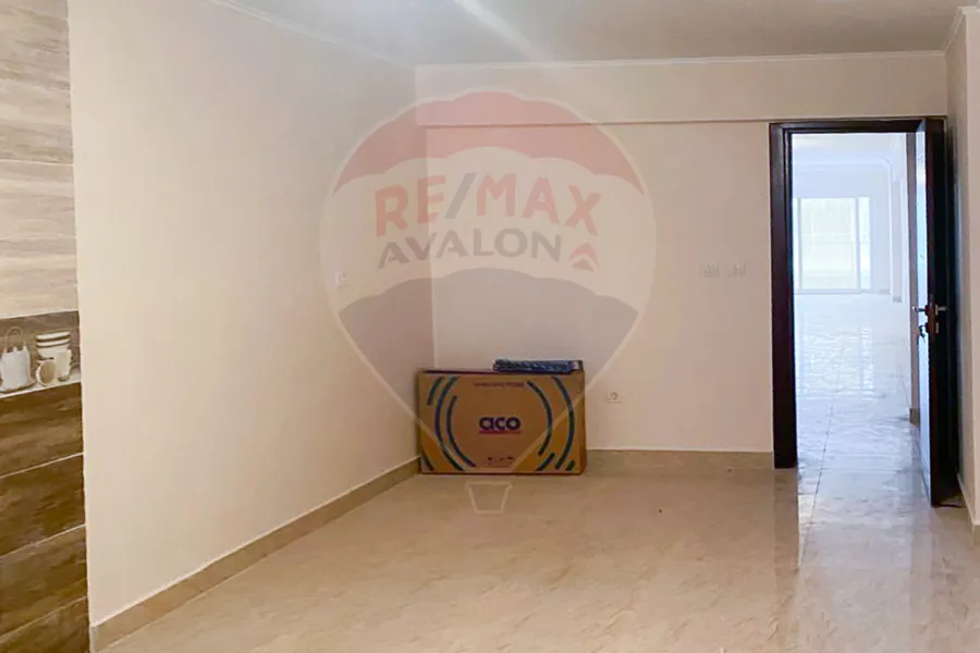 شقه للايجار 202 م سموحه  ( جراند فيو )