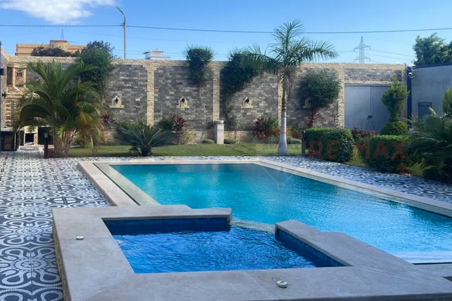 فيلا ستاند الون للبيع 525 م كينج مريوط (كومباوند فينسيا)