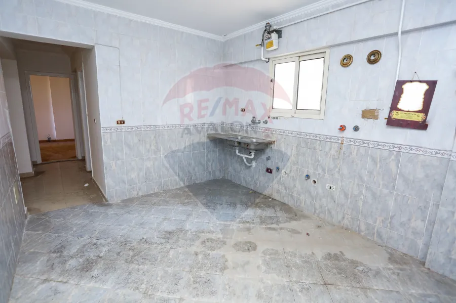 شقة للبيع 190م جليم (شارع ابوقير الرئيسي)