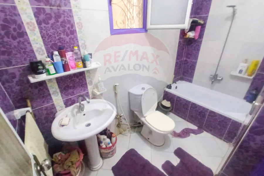 Apartment for sale 100 m Moharam Bek (Al-Naam St. - the second number from Suez Canal St.)