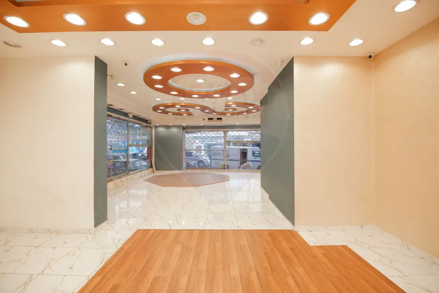 محل للبيع 300 م جليم (طريق الحرية)