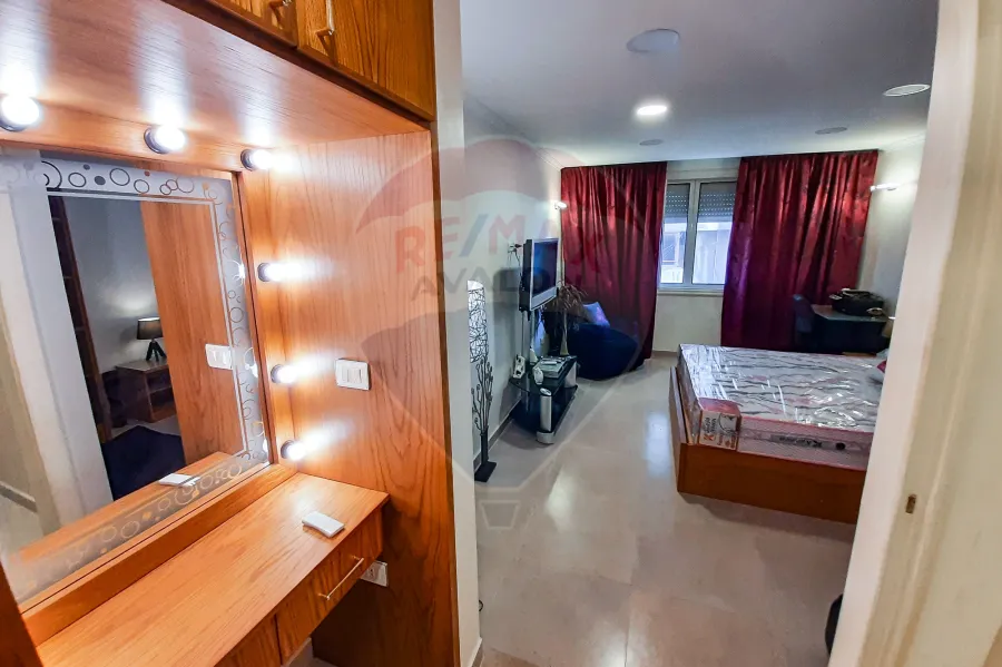 Furnished Studio For Rent 90 m El Azarita ( steps from the sea )