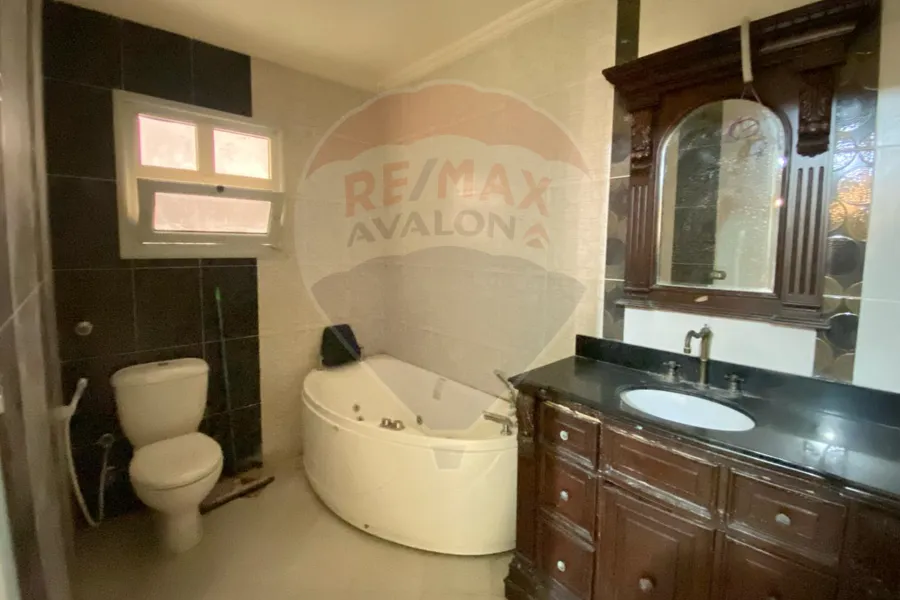 شقة للبيع 190 م  وابور المياة  (ش محمد مسعود)