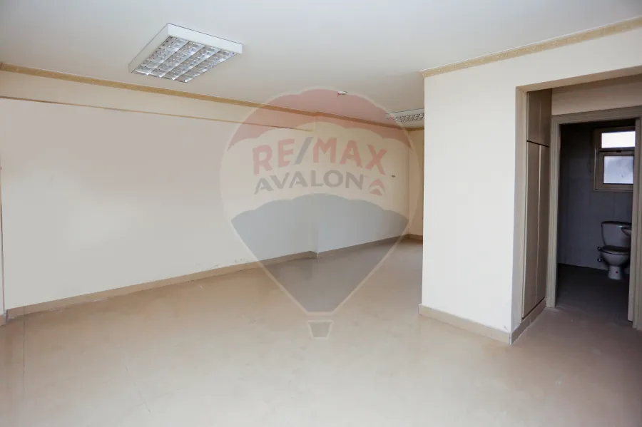 ميزانين للإيجار825 م سموحة (ش فوزى معاذ الرئيسى - خطوات من ميدان على بن أبى طالب)