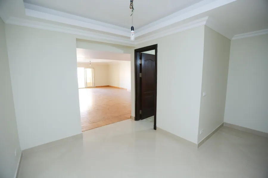 شقة للبيع 267م سموحة (كمبوند دلتا لايف - ش ألبرت الأول)